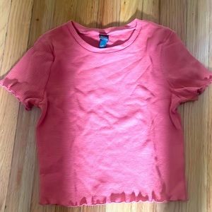 Cute short sleeved pink top perfect for summer/ spring